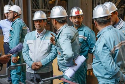 تأکید مدیرعامل فولاد مبارکه بر اهمیت بازسازی و بهبود فرآیندهای تولید در شرایط سخت