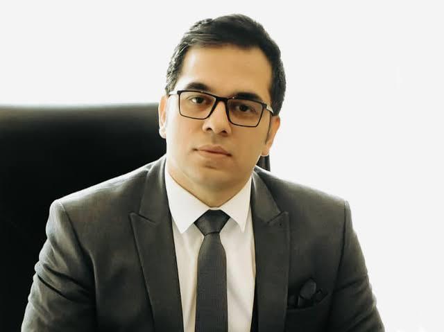 مصاحبه بوربور. عکس نمایه نداره ولی متنش آماده هست | اگر توافق ژنو نهایی شود تتر به ۱۵۰ هزار تومان می‌رسد