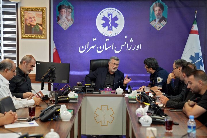 حضور ظفرقندی در مرکز هدایت عملیات بحران اورژانس حضور ظفرقندی در مرکز هدایت عملیات بحران اورژانس