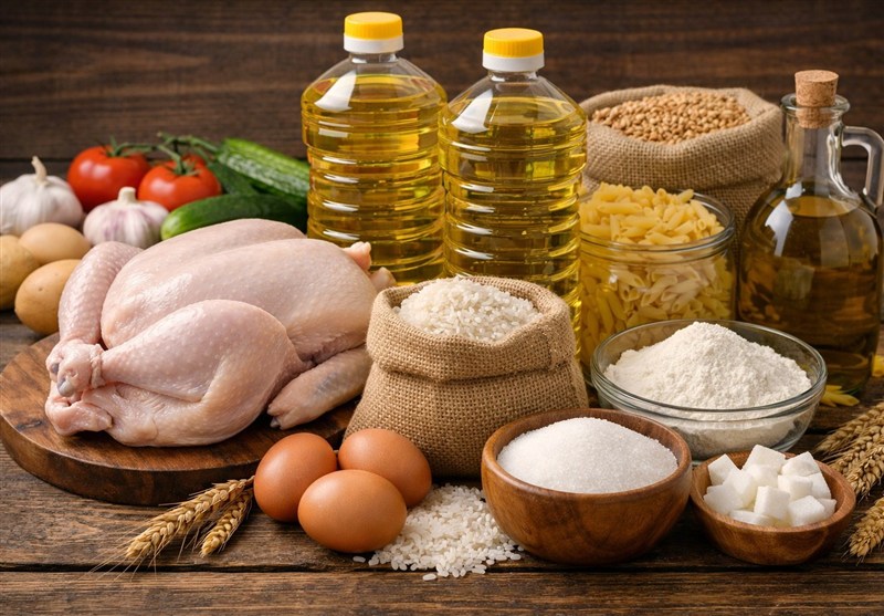 کالاهای اساسی تا پایان سال تامین است