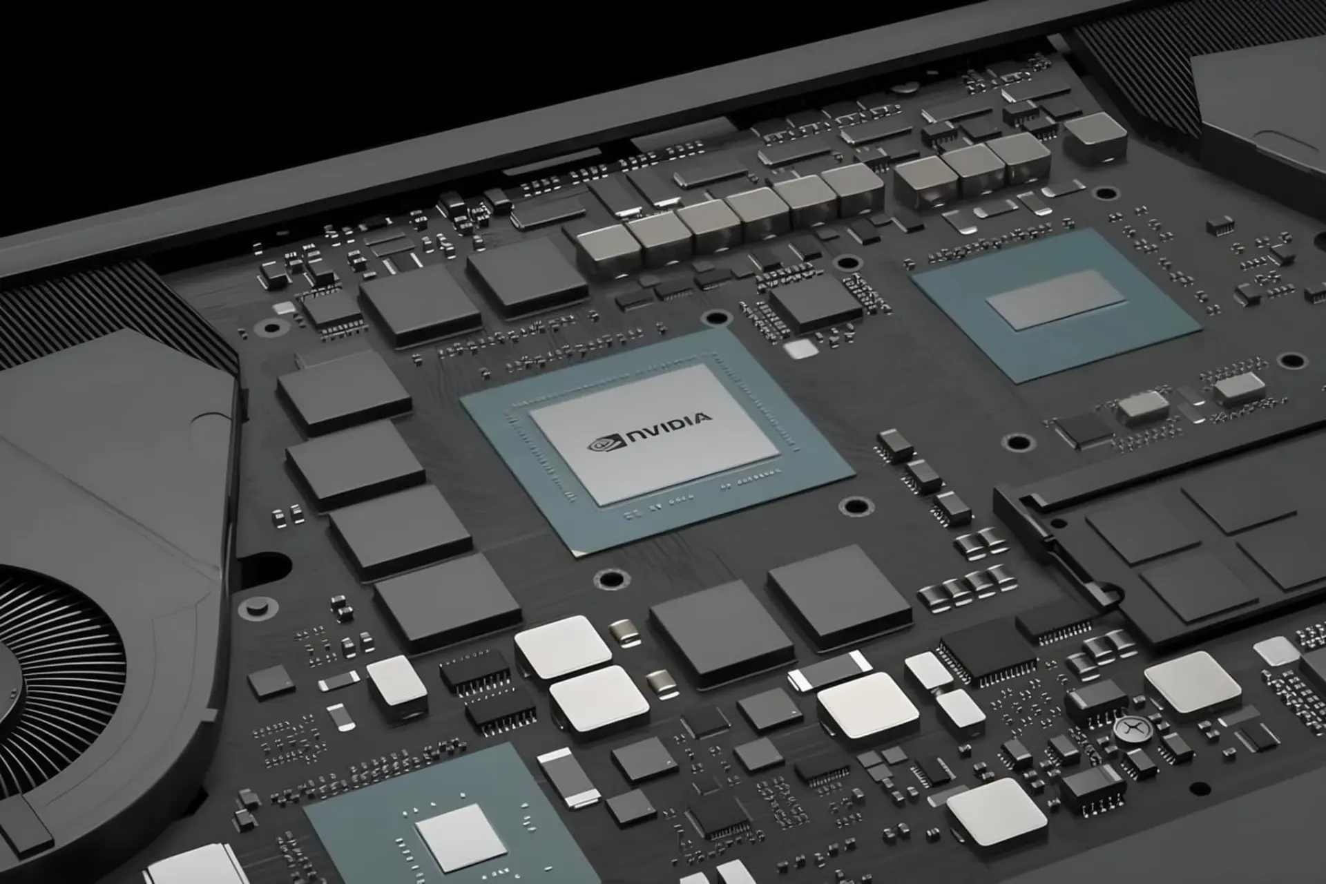 چه کامپیوتری برای لینوکس مناسب است؟ بررسی سختافزار مورد نیاز تراشه گرافیکی انویدیا (NVIDIA) در مرکز برد مدار چاپی کارت گرافیک