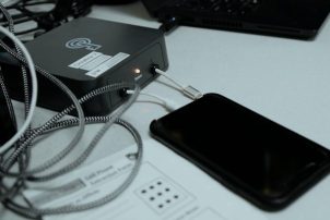 این ابزار جهنمی امنیت گوشی‌های آیفون را به سخره گرفته است